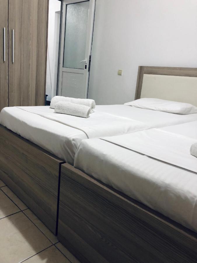 Sandri Apartment Himare Exteriör bild